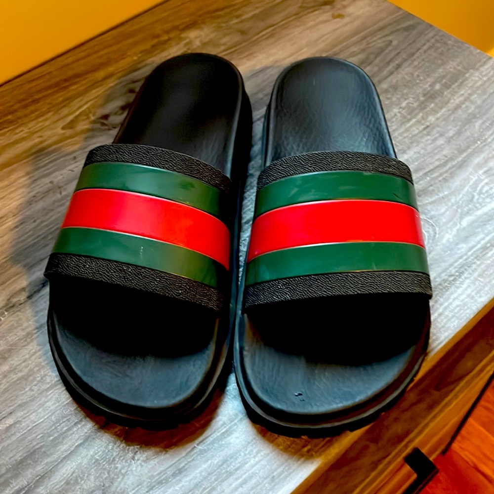 Gucci men’s rubber slide size 7 with original box